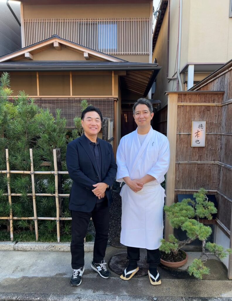 秋の味覚を堪能!「徳ハ本也」で松本進也大将のライブを味わう贅沢なひとときの写真 1